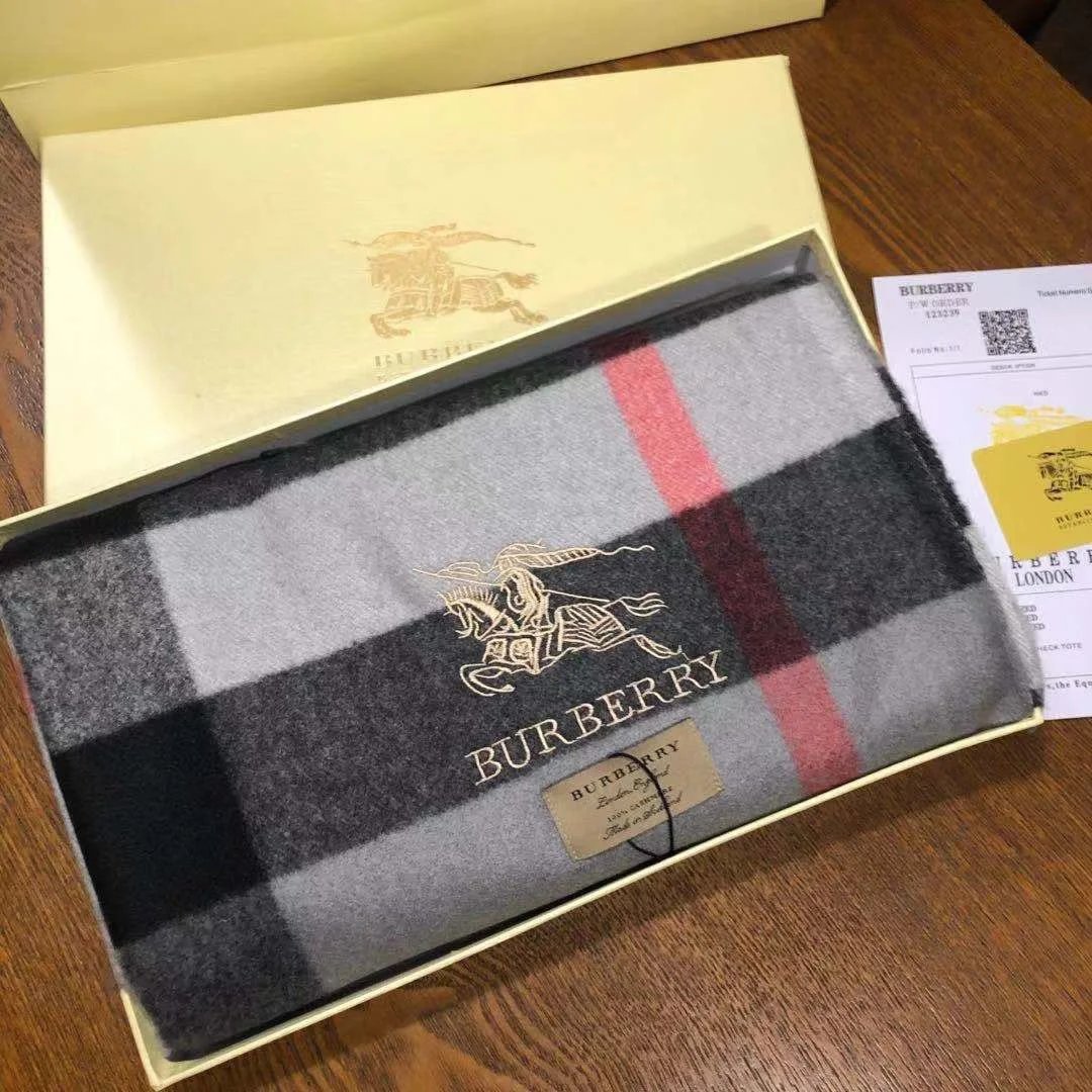 Burberry Sjerf